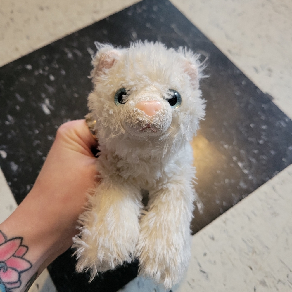 ✨️FWP✨️ Aurora White Kitty Plush